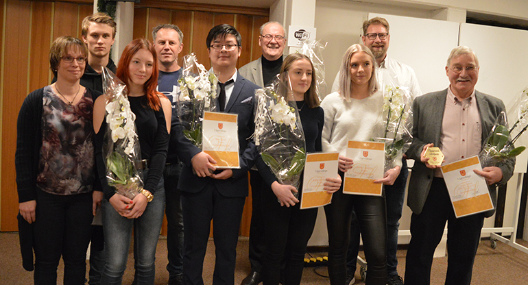 Gruppfoto pristagare och stipendiater 2019. Foto.